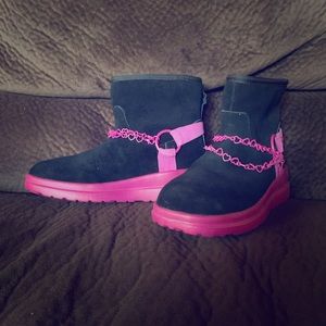 Super cute & unique black & pink - I ❤️ UGG boots, women’s size 7, brand new